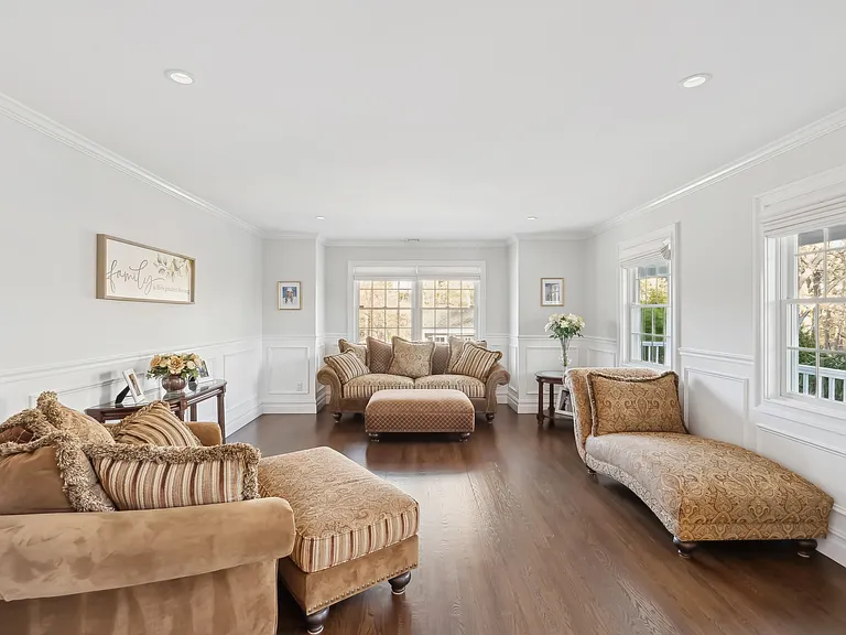 47 Bathing Beach Rd — Photo 9