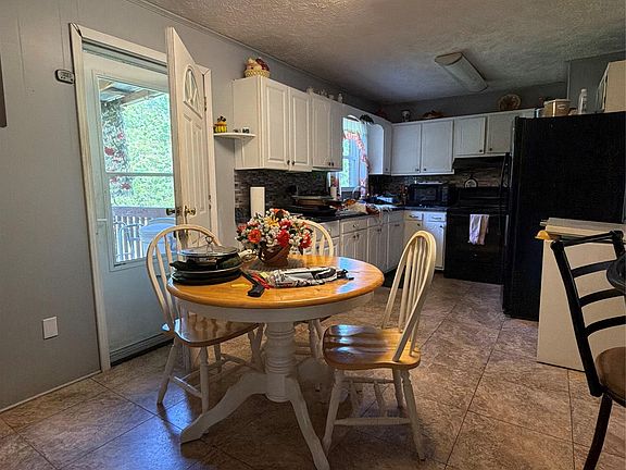 4th image of 1292 Harrington Rd