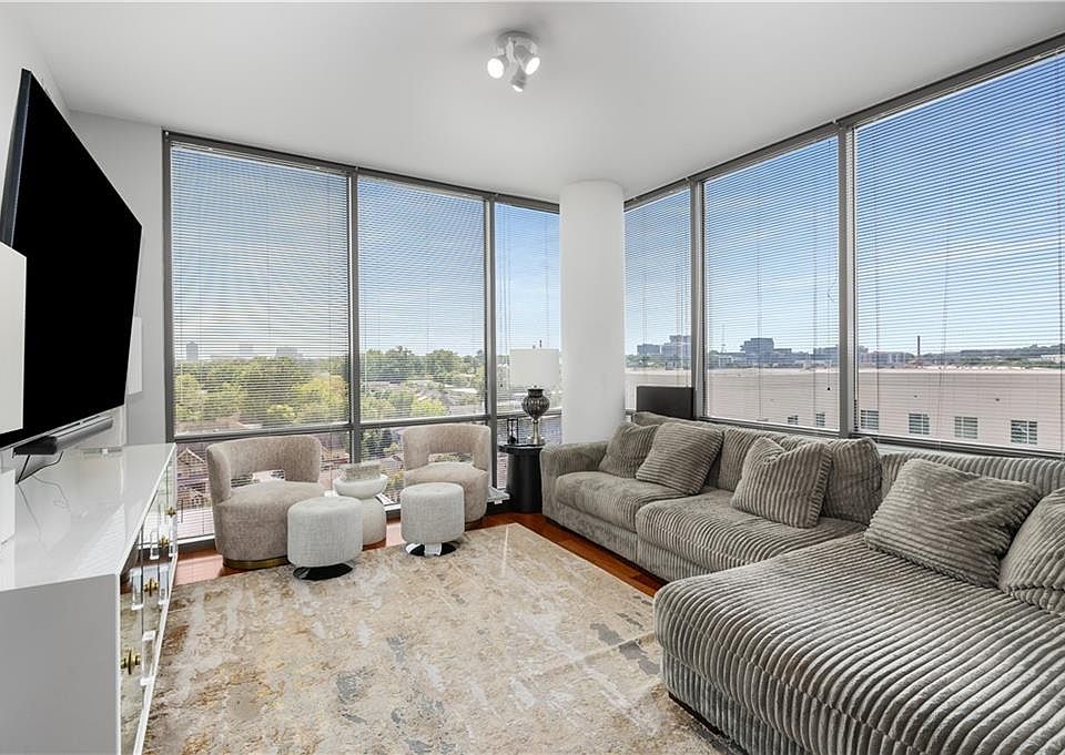 1st image of 270 17th St NW Unit 813