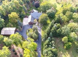 9467 Center Rd, Neenah, WI 54956