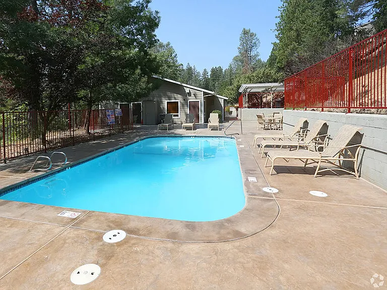 Berryhill Apartments — Photo 13