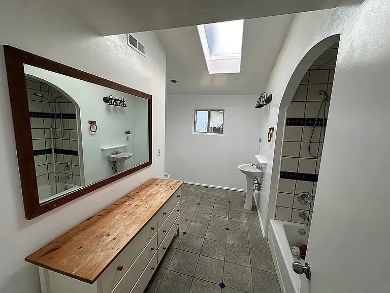 5382 Hewlett Dr #B — Photo 11