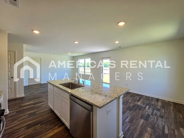 324 Oakmont Cir — Photo 21