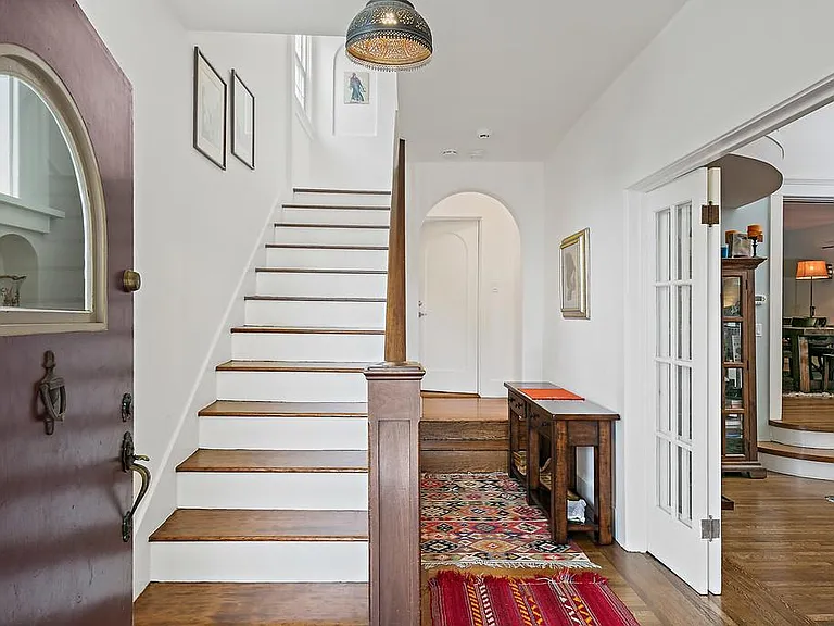 2903 Russell St — Photo 2