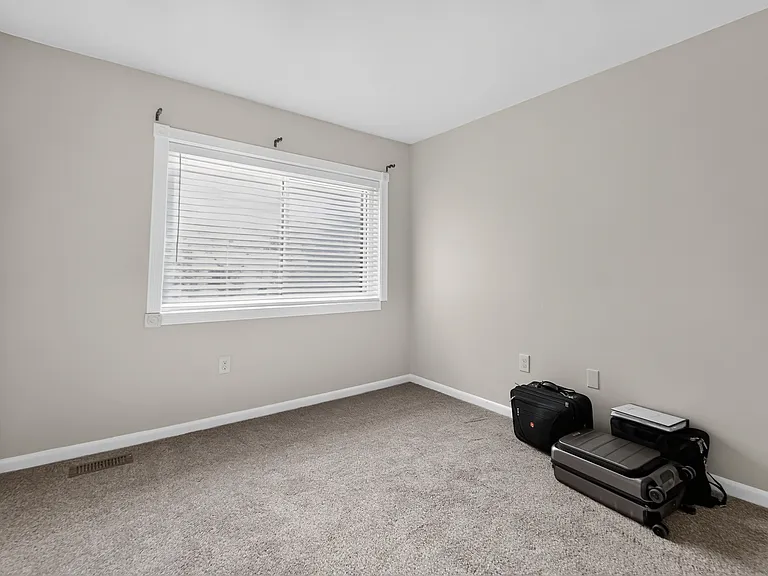 5607 Vantage Point Rd — Photo 32