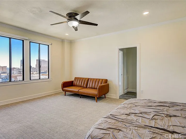 315 W 3rd St #1006 — Photo 8