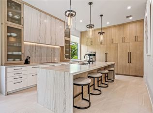 1225 W Island Club Sq, Vero Beach, FL 32963