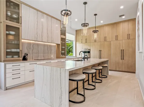 1225 W Island Club Sq, Vero Beach, FL 32963