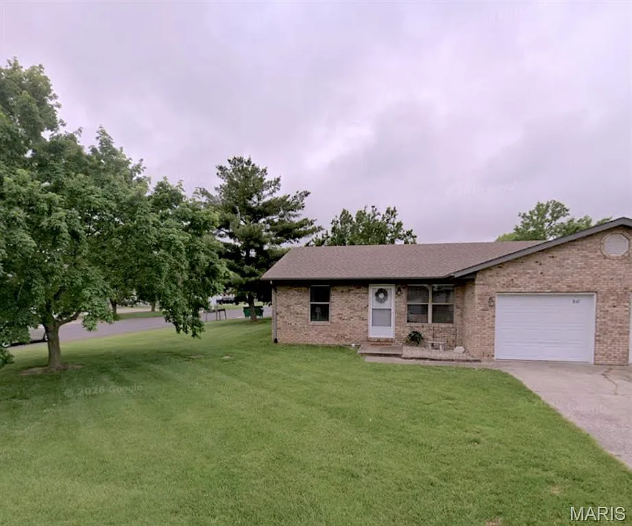 2 bed, 1.0 bath, 1038 sqft, $1,195 — Photo 1