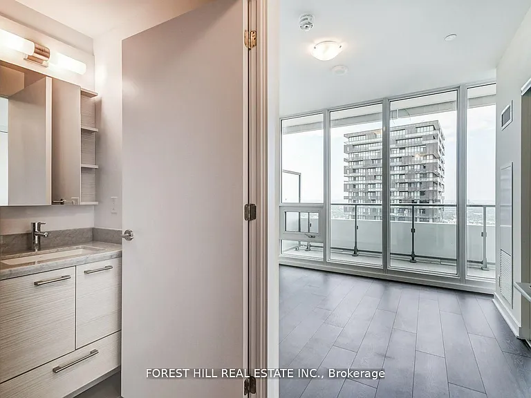 2221 Yonge St #5602 — Photo 5