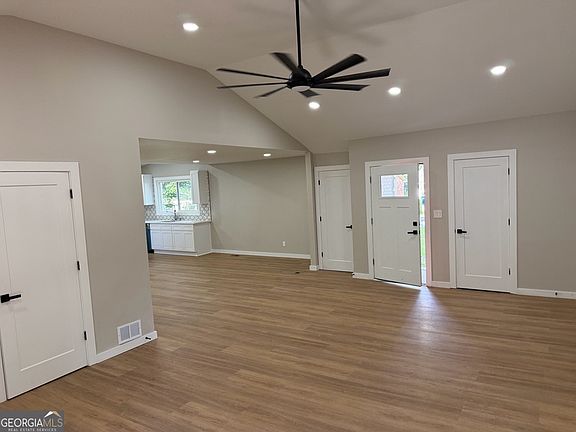 5th image of 2675 Lantern Ln