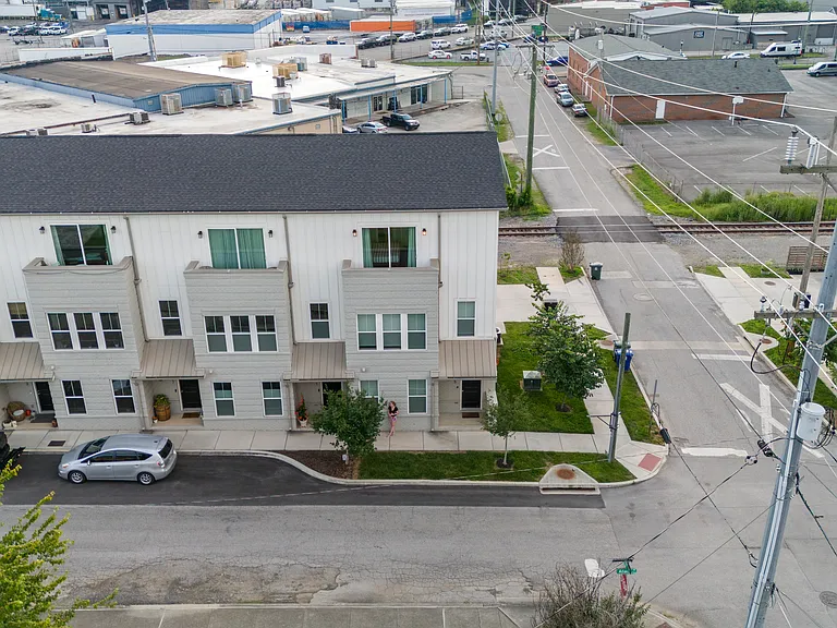 1705 Adams St — Photo 33