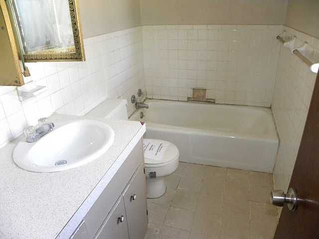 2nd image of 4000 SE 10th St