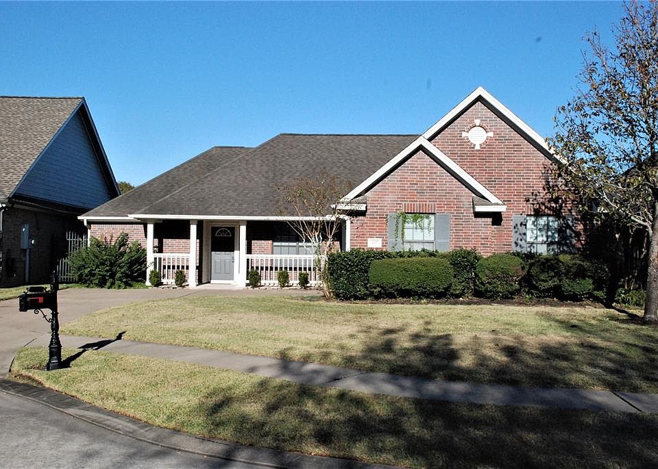 1st image of 407 Friends Knoll Ln