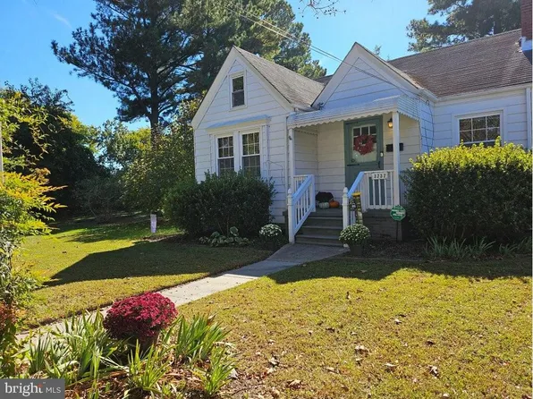 3737 Buckingham St, Norfolk, VA 23513