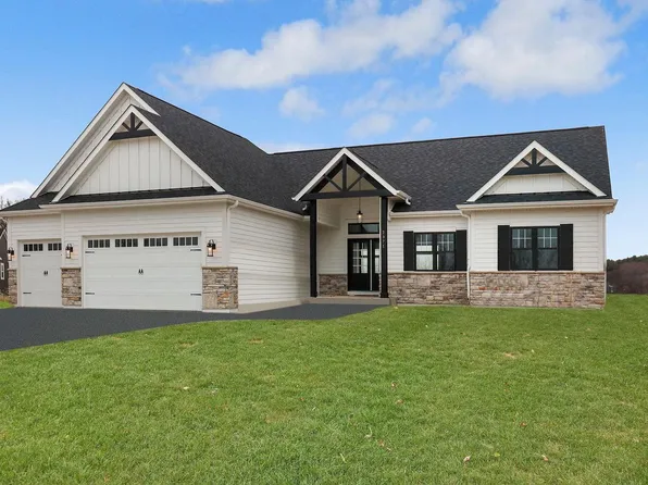 W2371 Troy Hill LANE, East Troy, WI 53120