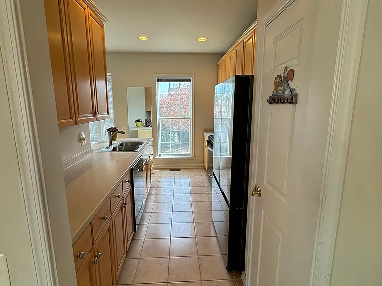 5266 Jule Star Dr — Photo 4