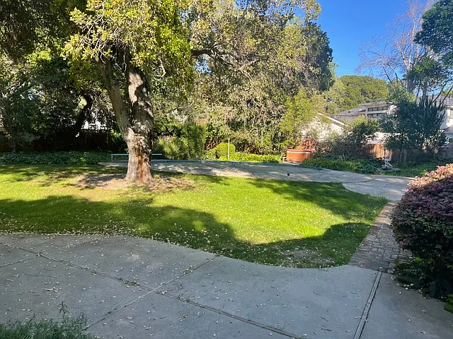 3 bed, 2550 sqft, $15,000 — Photo 3