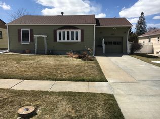 510 Barrett Blvd, Lusk, WY 82225