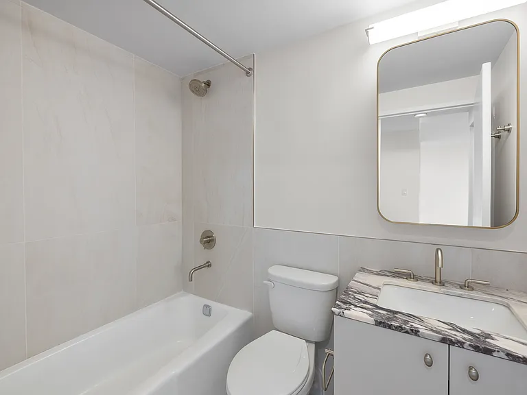 600 Columbus Ave #9E — Photo 3