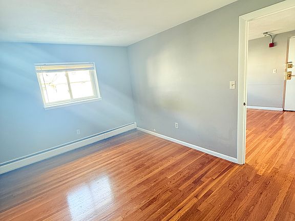 3rd image of 30-36 Marlboro St #3