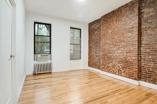 Rented by Creed Realty Group | media 11