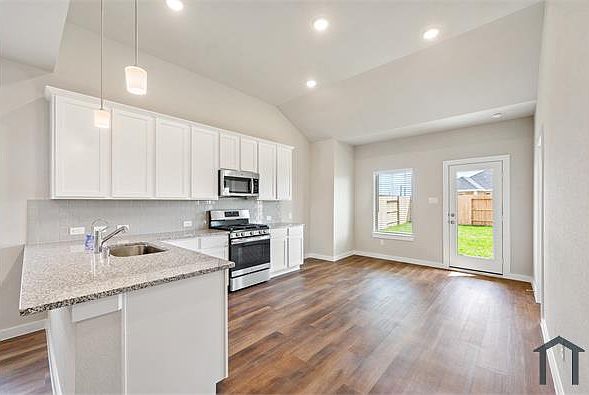 1st image of 21662 Sandy Dune Dr
