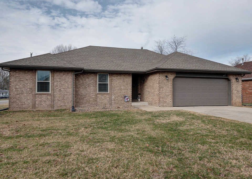 1st image of 501 N Cherry Cir