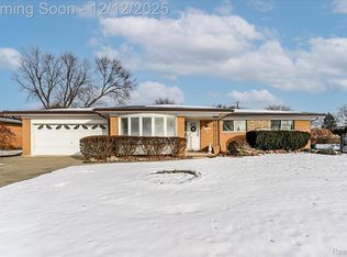 11503 Anna Lisa Dr, Sterling Heights, MI 48312