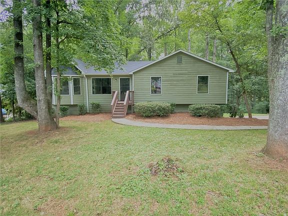 2nd image of 209 Emerald Cove Ln