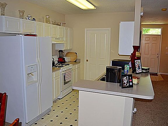 3rd image of 9518 W Park Village Dr