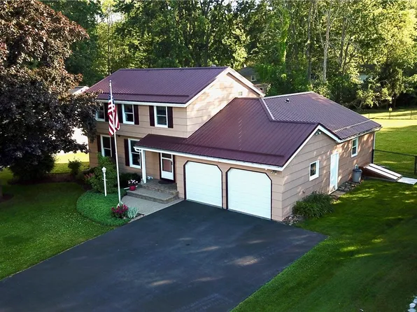 818 Tinker Tavern Rd, Webster, NY 14580