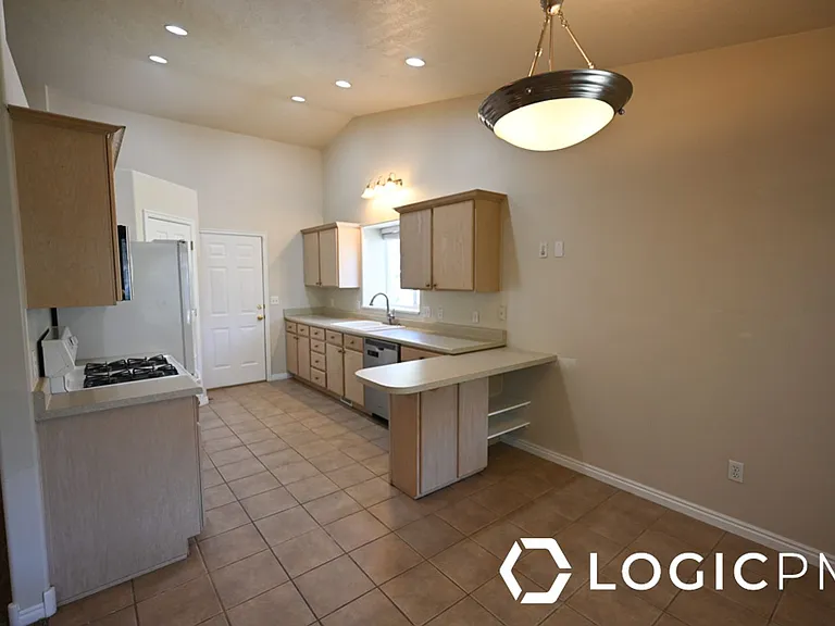 4616 S Zenia Meadows Ct #1 — Photo 9