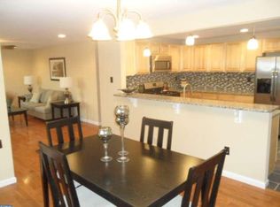 32 Crippen Dr, New Castle, DE 19720