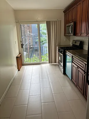 Rented by Melissa Conanan, LREB | media 12