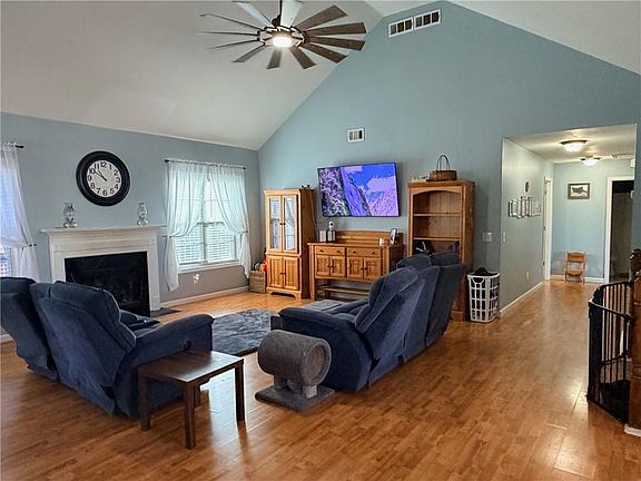 3rd image of 59 Indian Hills Dr