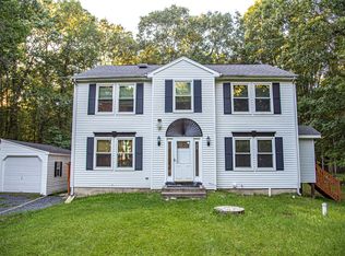 5156 Hickory Ln, East Stroudsburg, PA