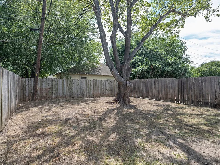2526 Glen Springs Way — Photo 31