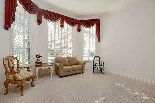 1340 Coral Dr — Photo 7