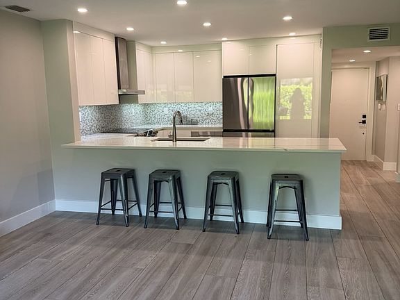 2nd image of 3951 NE 19th Rd APT 1703