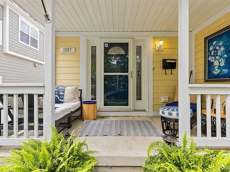1387 Smith Ave — Photo 3
