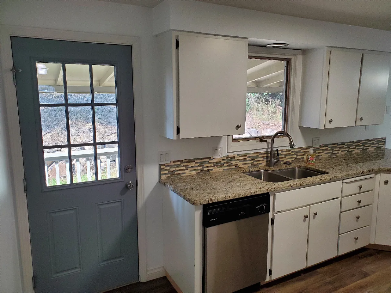 4 bed, 2288 sqft, $2,300 — Photo 4