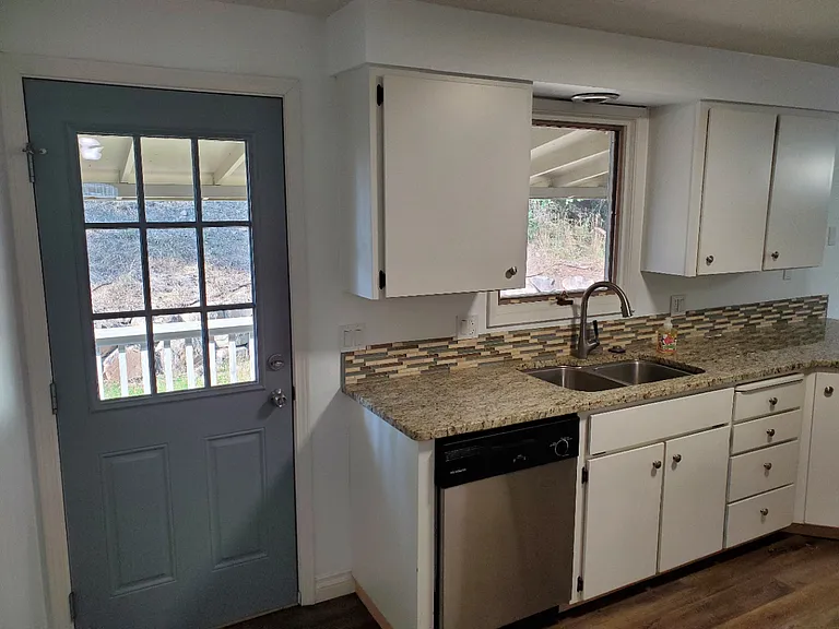 412 N Lilac Ln — Photo 4