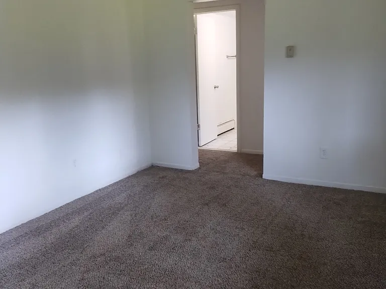 Old Orchard Apartments — Photo 7