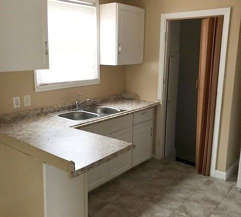 4th image of 8864 Northlawn St