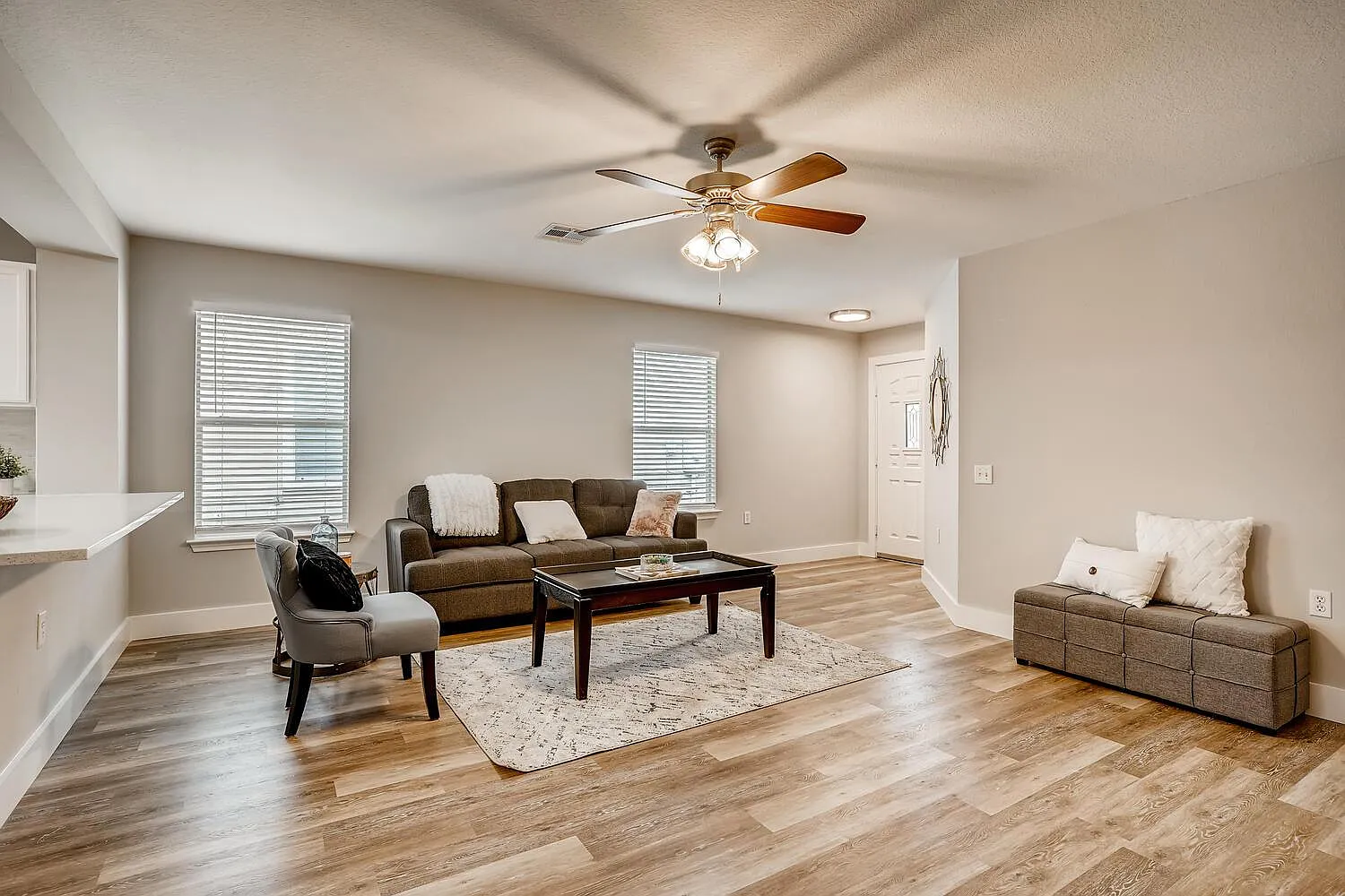 4 bed, 1586 sqft, $2,595 — Photo 4