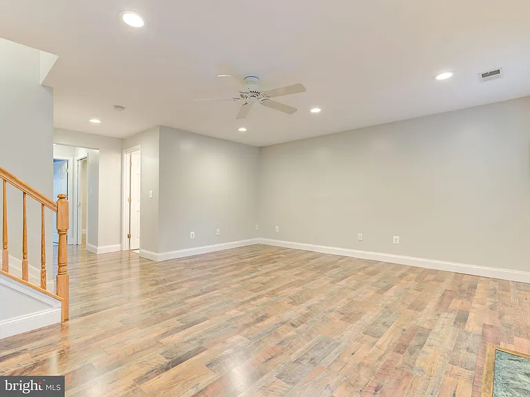 20362 Hartwell St — Photo 32