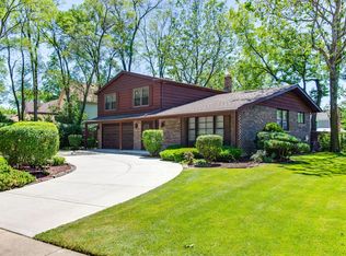 3837 Crestwood Dr, Northbrook, IL