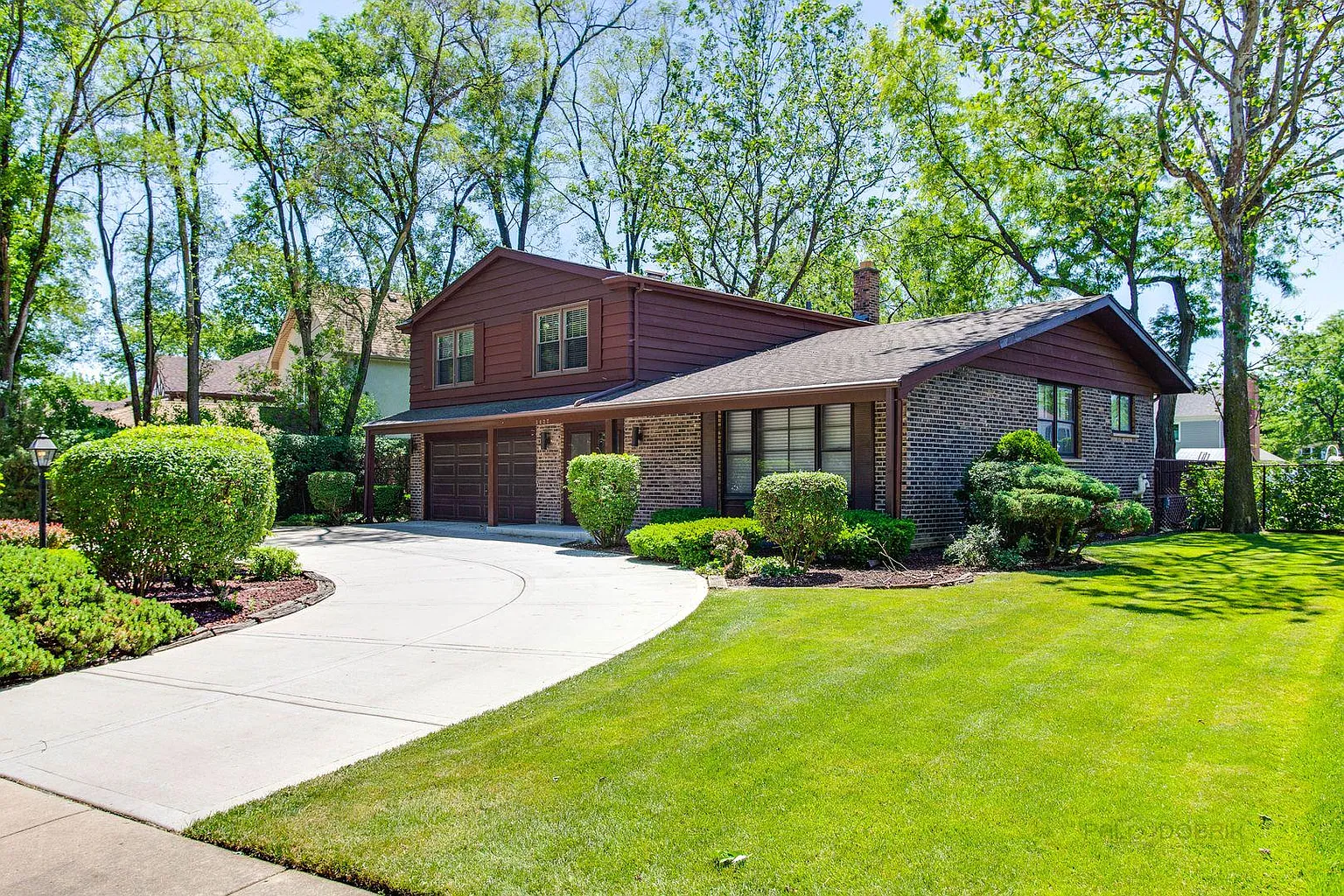 3837 Crestwood Dr photo 1