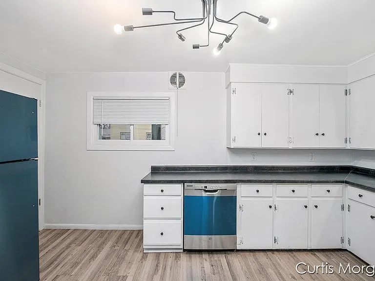 1035 Chatham St NW — Photo 4